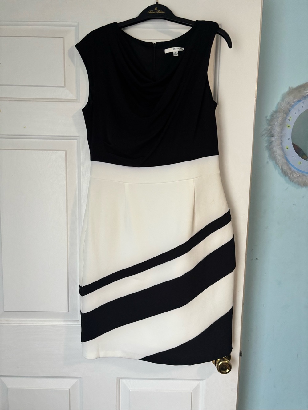 Studio One Black and White Sleeveless Midi Dress